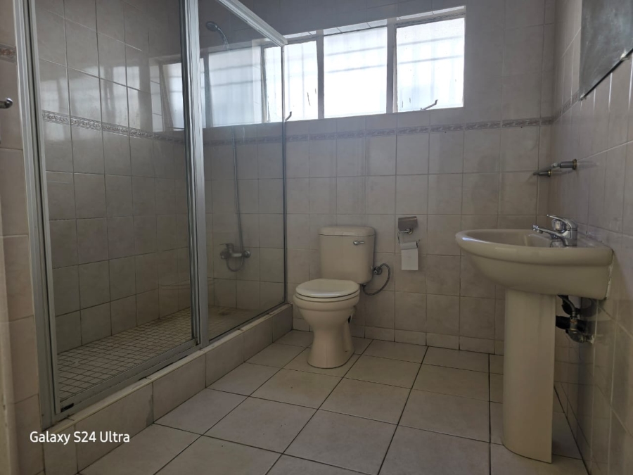 To Let 4 Bedroom Property for Rent in Parkhill Gardens Gauteng