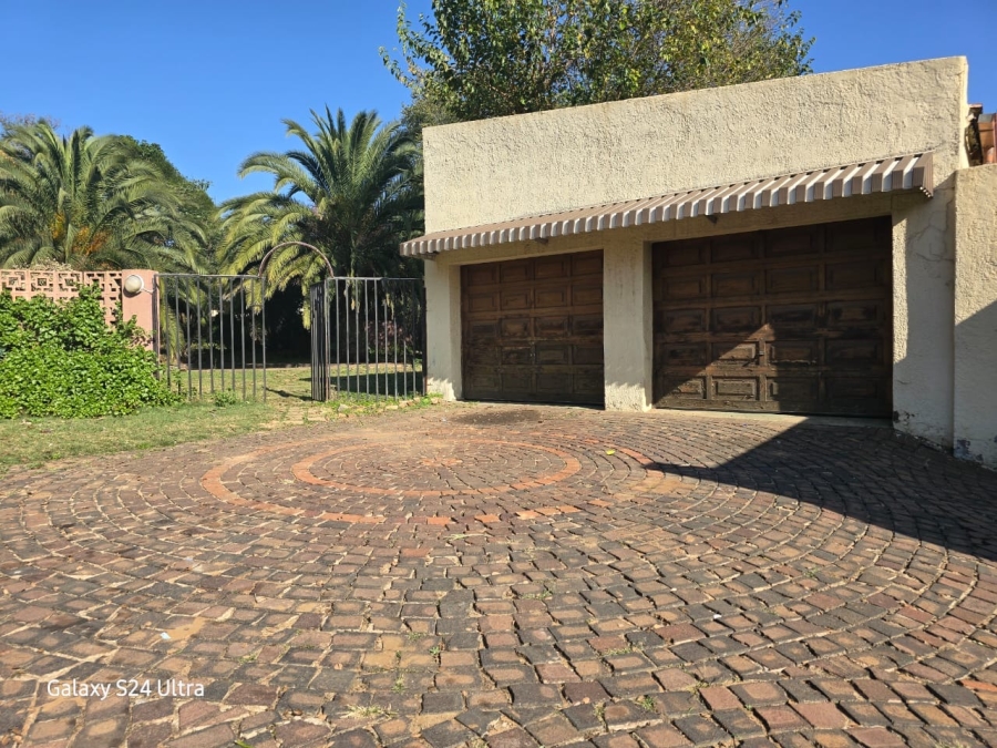 To Let 4 Bedroom Property for Rent in Parkhill Gardens Gauteng