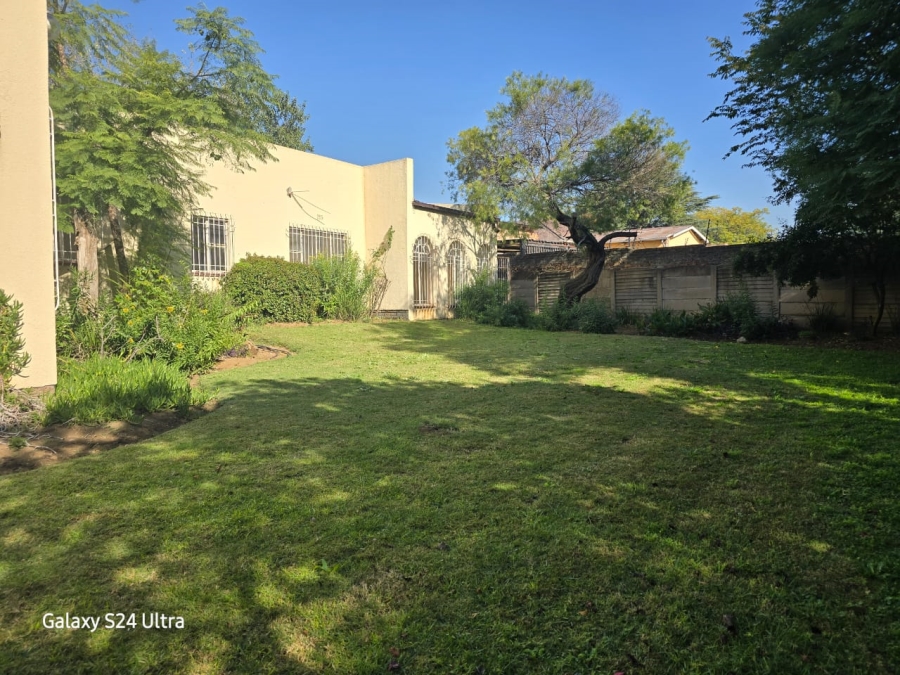 To Let 4 Bedroom Property for Rent in Parkhill Gardens Gauteng