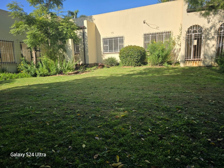 To Let 4 Bedroom Property for Rent in Parkhill Gardens Gauteng