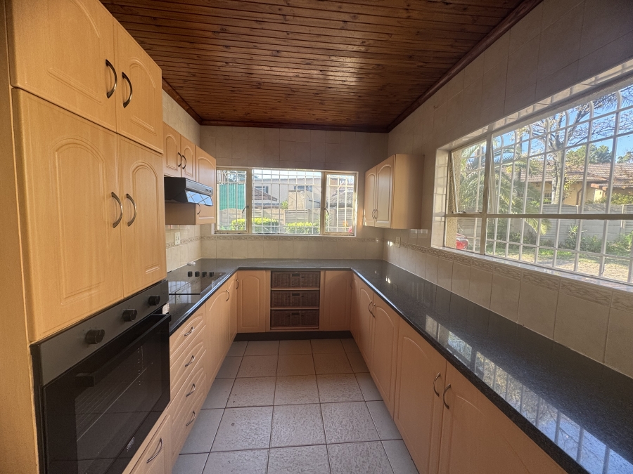 To Let 4 Bedroom Property for Rent in Parkhill Gardens Gauteng