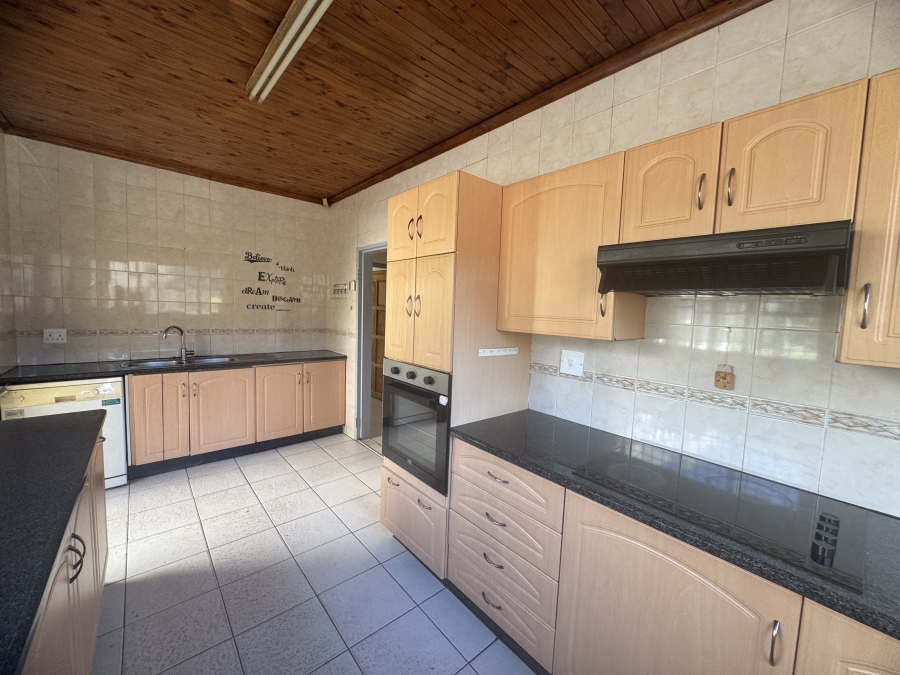 To Let 4 Bedroom Property for Rent in Parkhill Gardens Gauteng