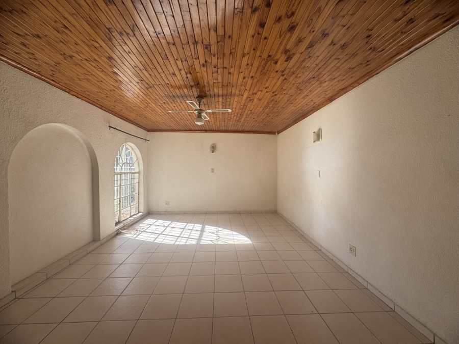 To Let 4 Bedroom Property for Rent in Parkhill Gardens Gauteng