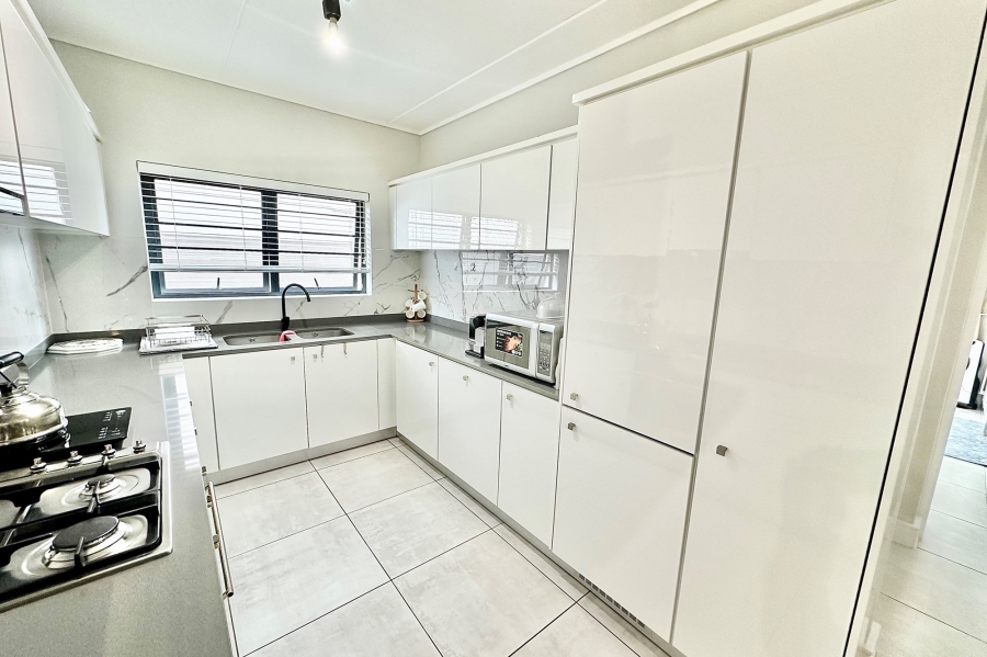 3 Bedroom Property for Sale in The Polofields Gauteng