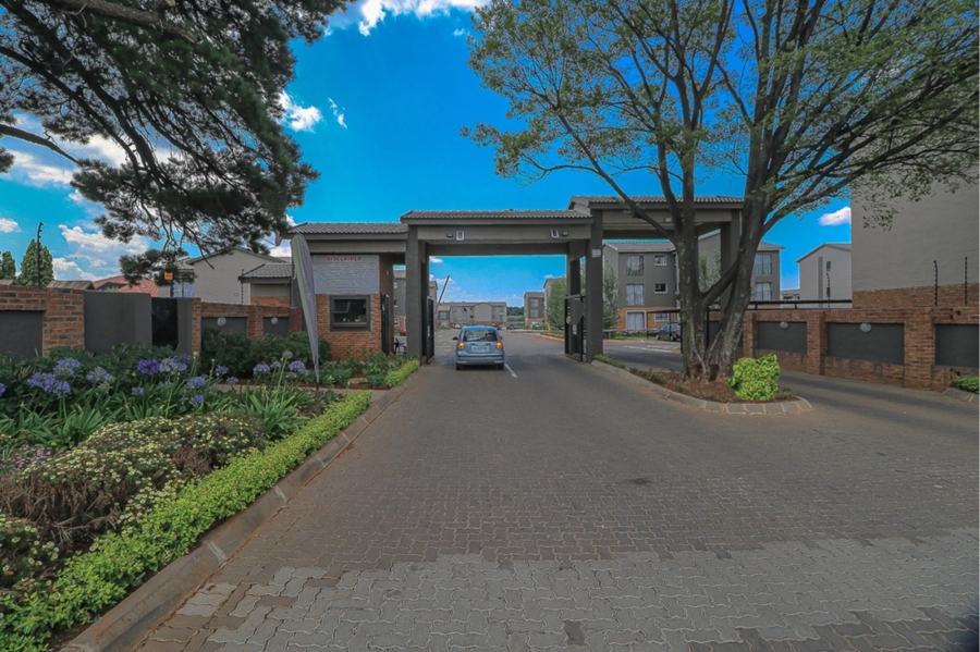 2 Bedroom Property for Sale in Kenleaf Gauteng