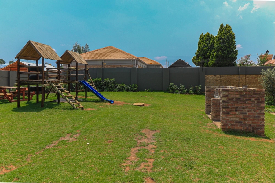2 Bedroom Property for Sale in Kenleaf Gauteng