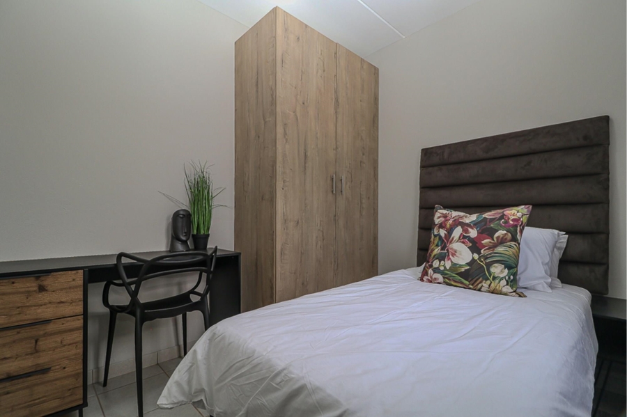 2 Bedroom Property for Sale in Kenleaf Gauteng