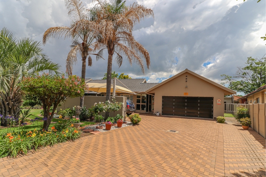 4 Bedroom Property for Sale in Selcourt Gauteng
