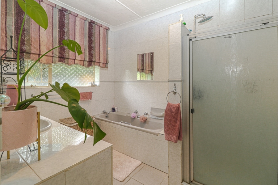 4 Bedroom Property for Sale in Selcourt Gauteng