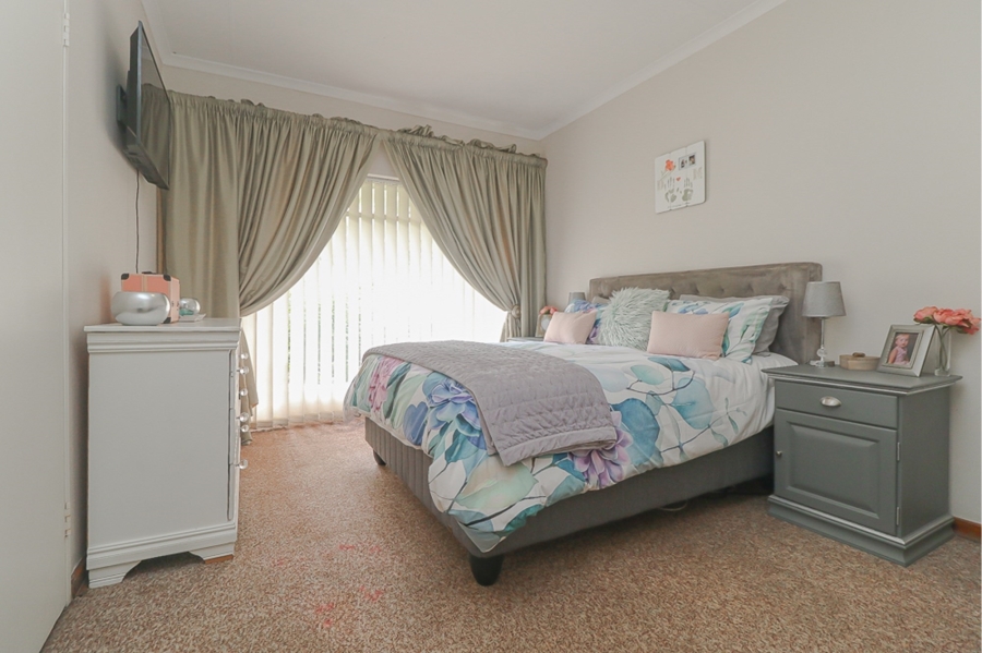 4 Bedroom Property for Sale in Selcourt Gauteng