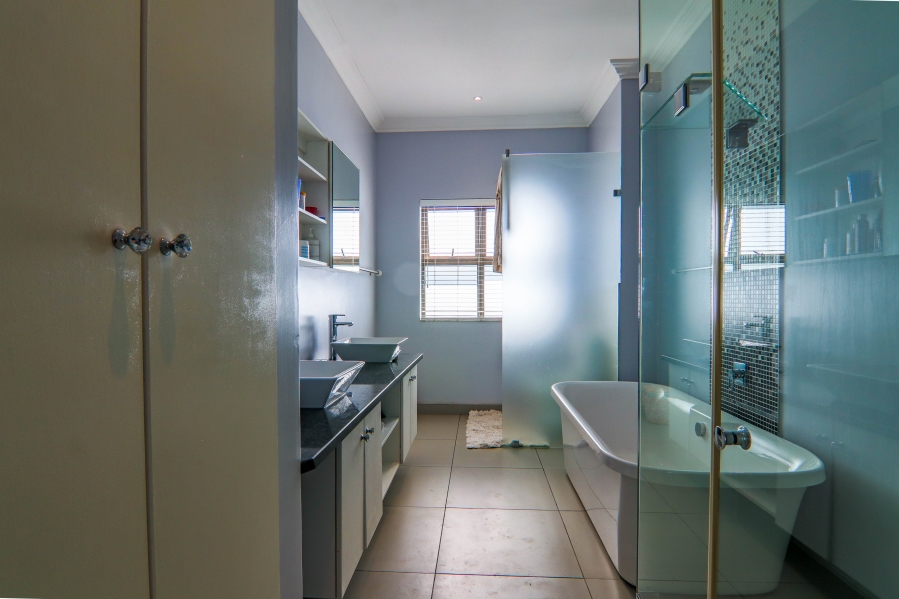 3 Bedroom Property for Sale in Copperleaf Estate Gauteng