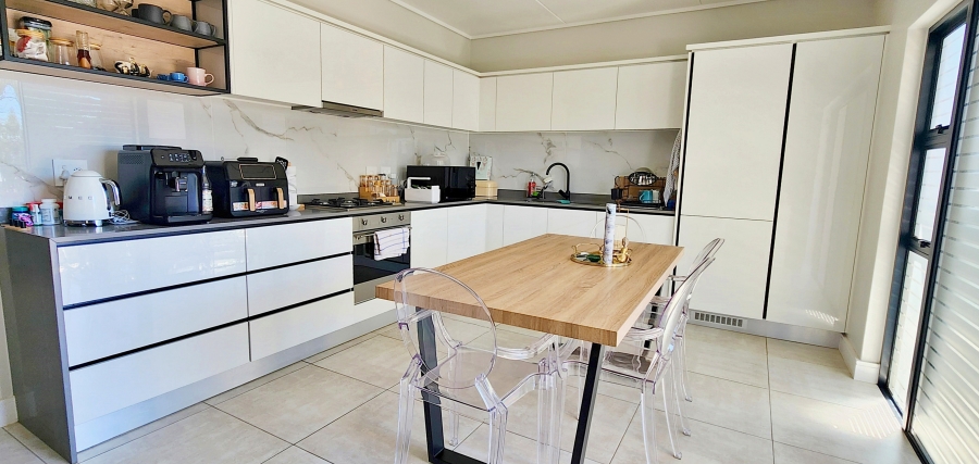 2 Bedroom Property for Sale in The Polofields Gauteng