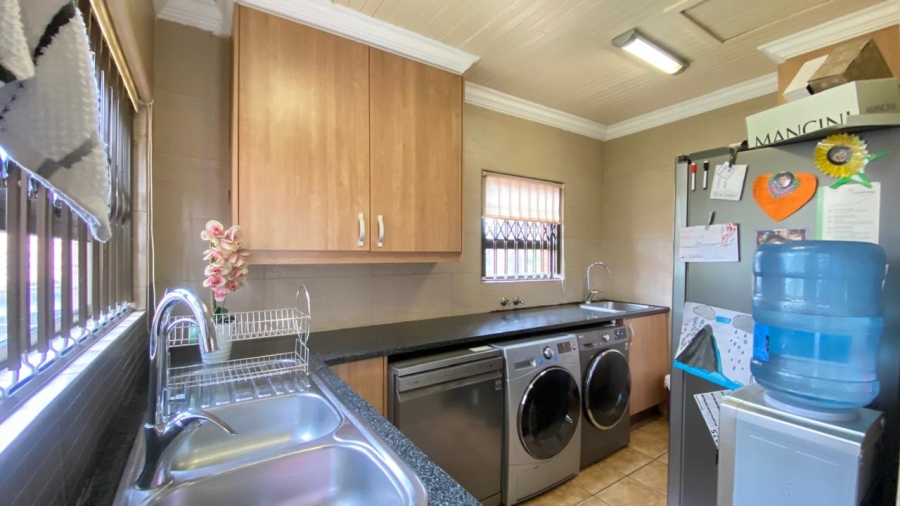 3 Bedroom Property for Sale in Faerie Glen Gauteng