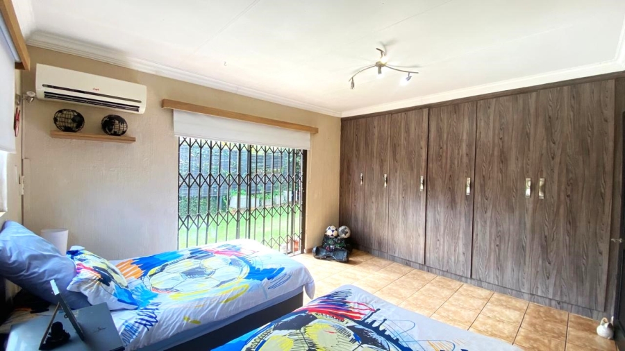 3 Bedroom Property for Sale in Faerie Glen Gauteng