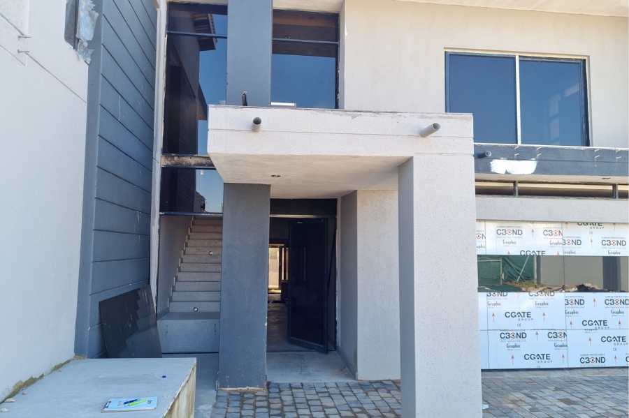 5 Bedroom Property for Sale in Six Fountains Residential Estate Gauteng