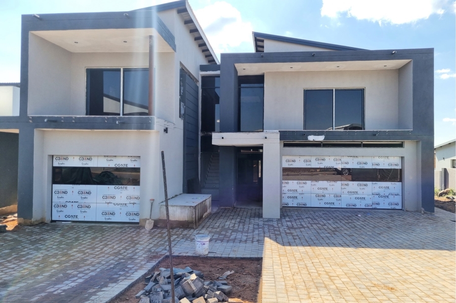 5 Bedroom Property for Sale in Six Fountains Residential Estate Gauteng