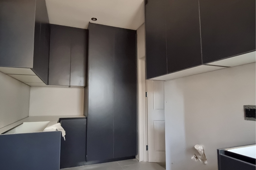 5 Bedroom Property for Sale in Six Fountains Residential Estate Gauteng