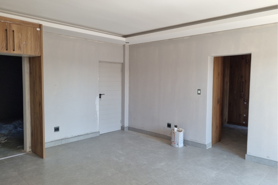 5 Bedroom Property for Sale in Six Fountains Residential Estate Gauteng