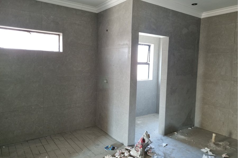 5 Bedroom Property for Sale in Six Fountains Residential Estate Gauteng
