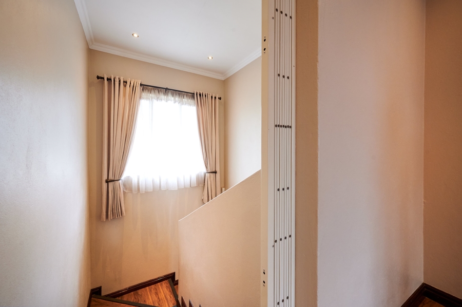 4 Bedroom Property for Sale in Carlswald North Estate Gauteng