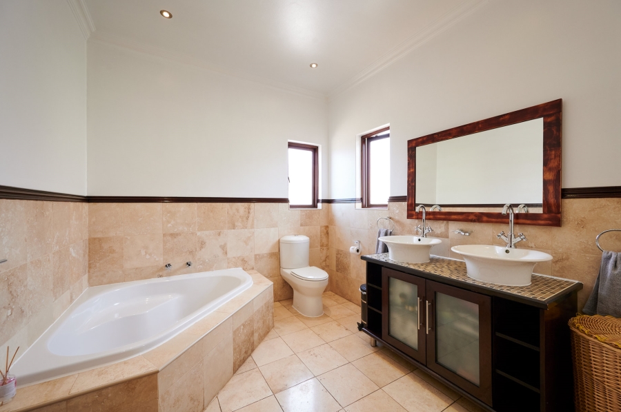 4 Bedroom Property for Sale in Carlswald North Estate Gauteng