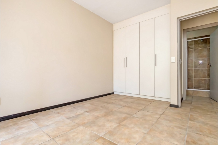 1 Bedroom Property for Sale in Bryanston Gauteng
