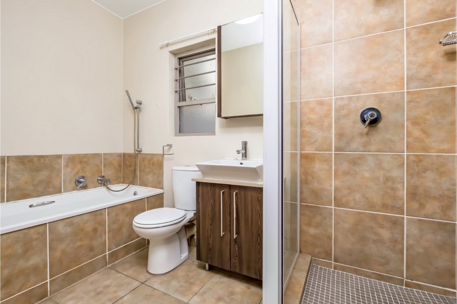 1 Bedroom Property for Sale in Bryanston Gauteng