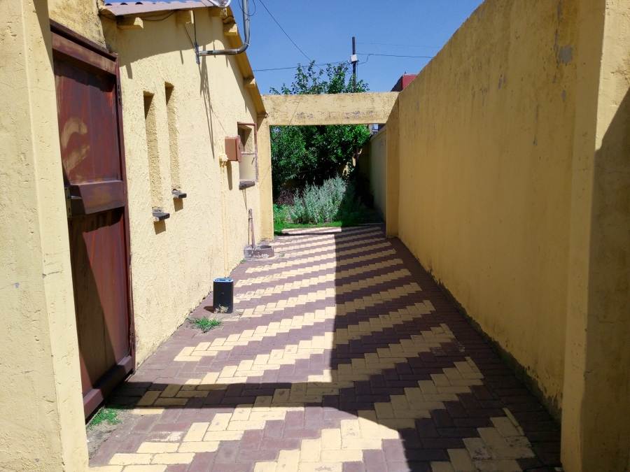 2 Bedroom Property for Sale in Emdeni Gauteng