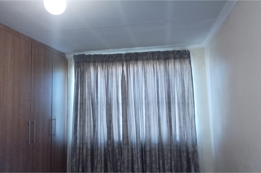 2 Bedroom Property for Sale in Moletsane Gauteng