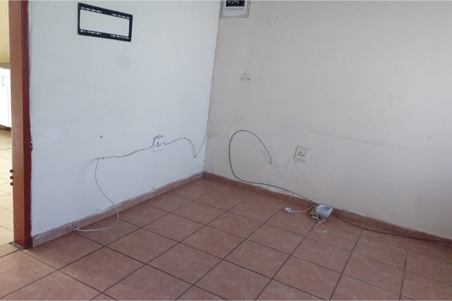 2 Bedroom Property for Sale in Moletsane Gauteng