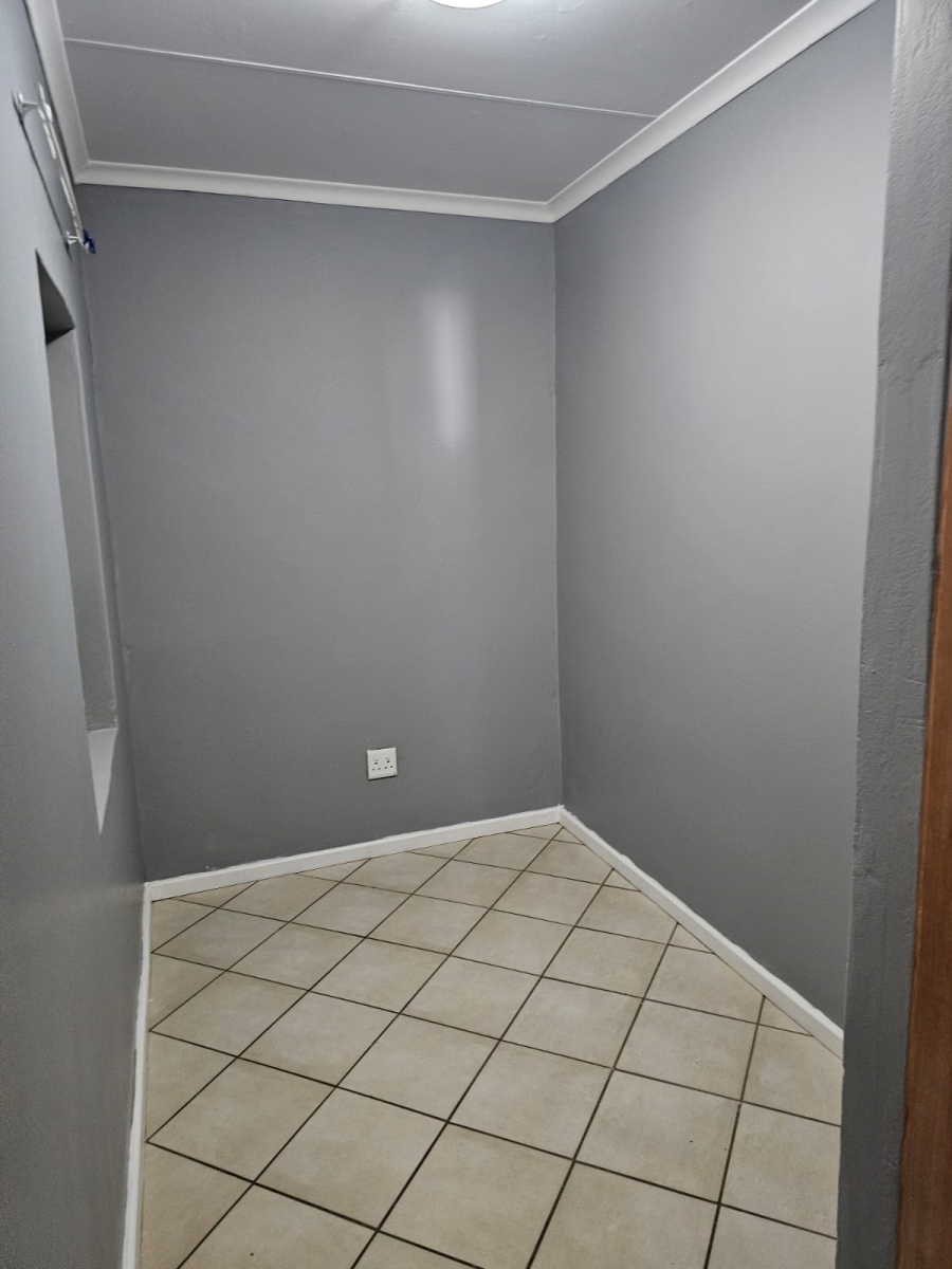 2 Bedroom Property for Sale in Annlin Gauteng