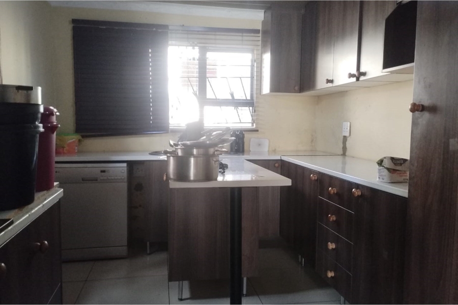 2 Bedroom Property for Sale in Bram Fischerville Gauteng