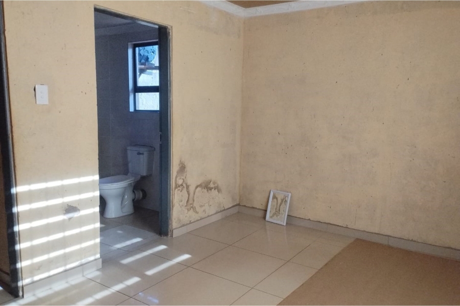 2 Bedroom Property for Sale in Bram Fischerville Gauteng