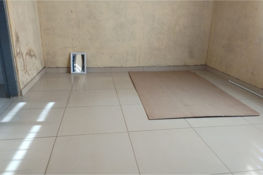 2 Bedroom Property for Sale in Bram Fischerville Gauteng