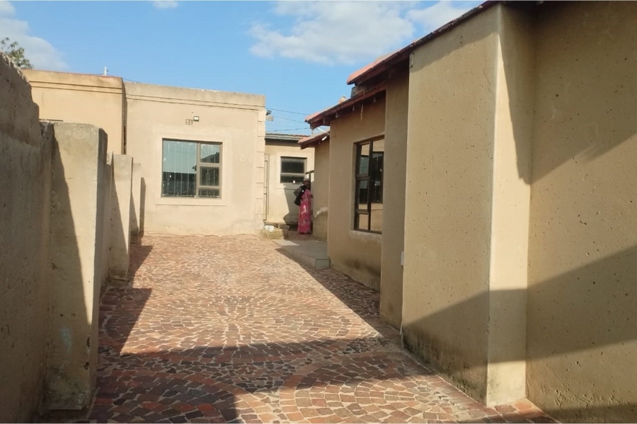 2 Bedroom Property for Sale in Bram Fischerville Gauteng