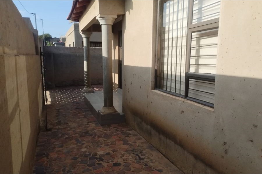 2 Bedroom Property for Sale in Bram Fischerville Gauteng