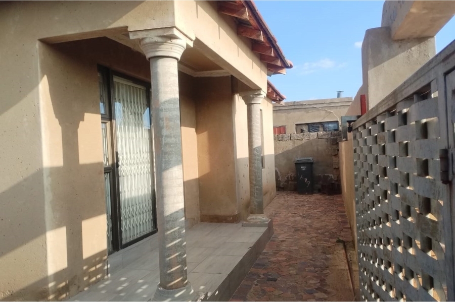2 Bedroom Property for Sale in Bram Fischerville Gauteng