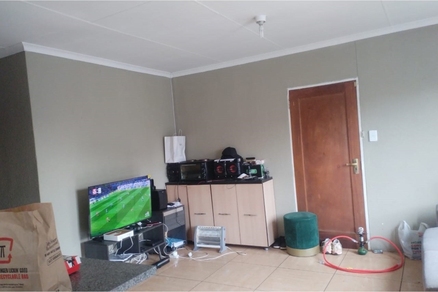 To Let 3 Bedroom Property for Rent in Ormonde Gauteng