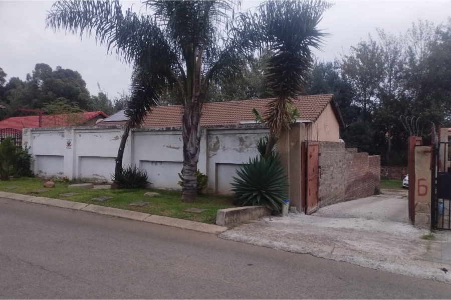 To Let 3 Bedroom Property for Rent in Ormonde Gauteng