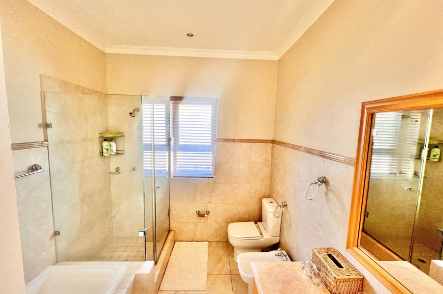 2 Bedroom Property for Sale in Dunkeld West Gauteng