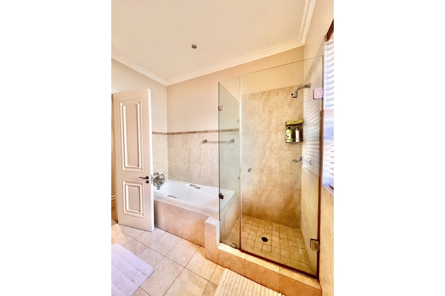 2 Bedroom Property for Sale in Dunkeld West Gauteng