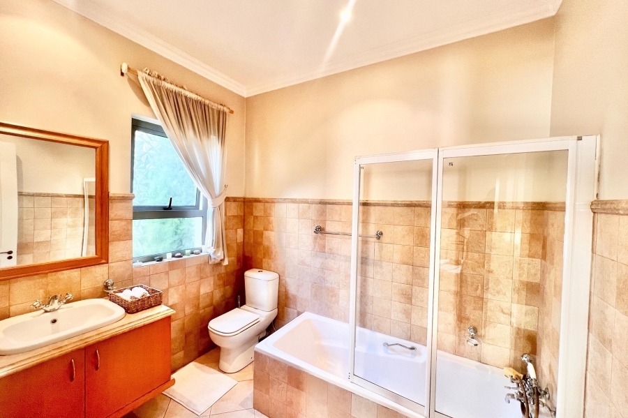 2 Bedroom Property for Sale in Dunkeld West Gauteng