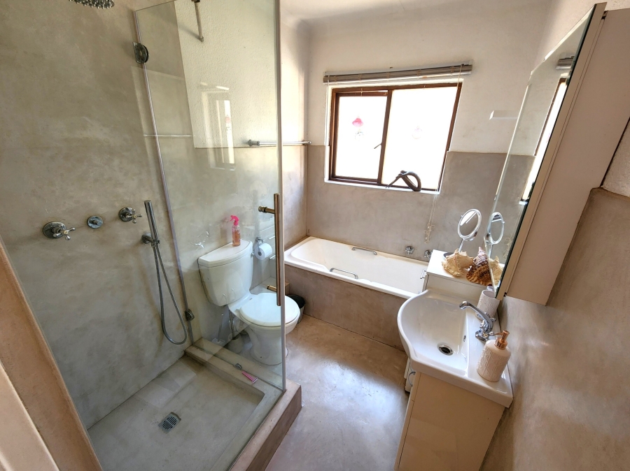 To Let 3 Bedroom Property for Rent in Woodhill Estate Gauteng