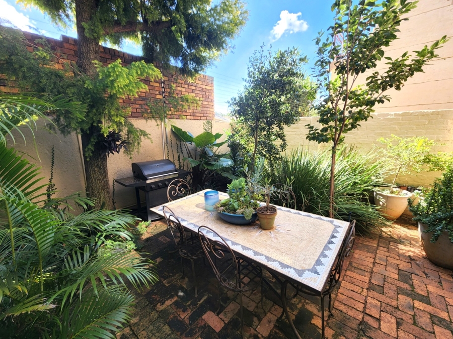 To Let 3 Bedroom Property for Rent in Woodhill Estate Gauteng