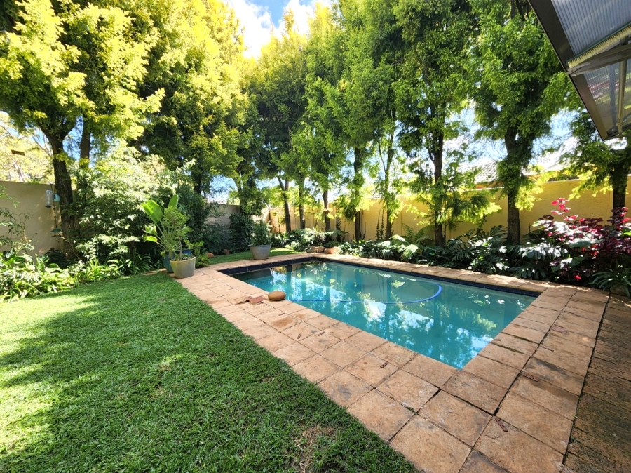 To Let 3 Bedroom Property for Rent in Woodhill Estate Gauteng