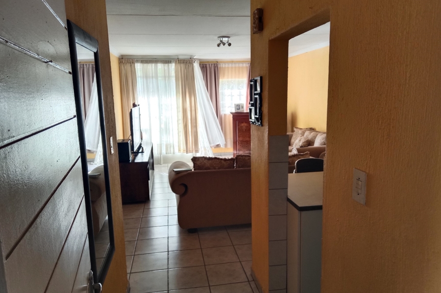 To Let 2 Bedroom Property for Rent in Noordwyk Gauteng