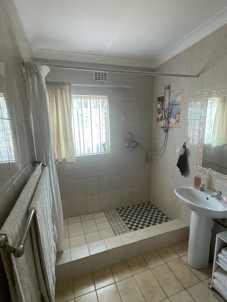 6 Bedroom Property for Sale in Pretoria North Gauteng