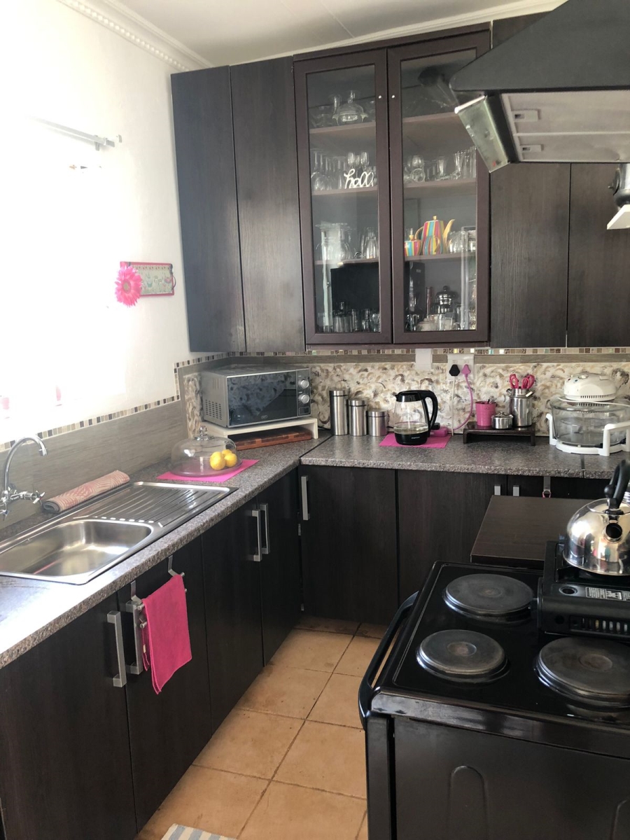 6 Bedroom Property for Sale in Pretoria North Gauteng