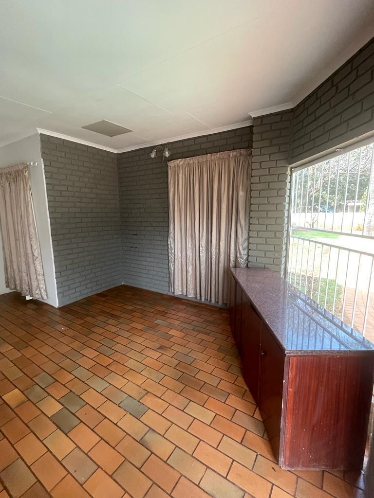 6 Bedroom Property for Sale in Pretoria North Gauteng