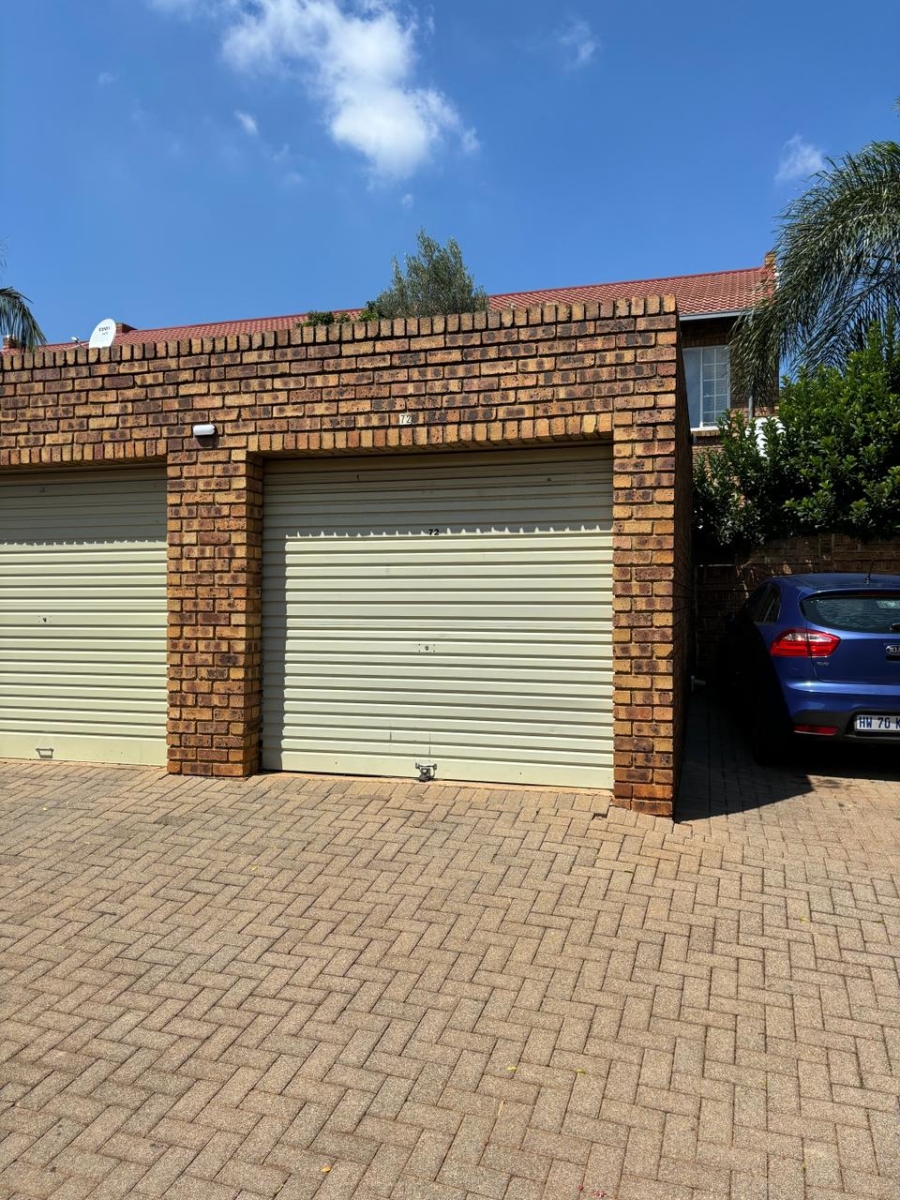 To Let 2 Bedroom Property for Rent in Faerie Glen Gauteng